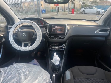 Peugeot 208 1.4 hdi 68ch fap bvm5 allure occasion avignon (84) simplicicar simplicibike france