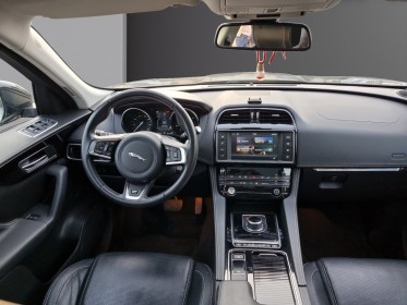Jaguar f-pace 2.0 d - 180 ch  awd bva8 r-sport faible kilométrage garantie 12 mois occasion simplicicar charmes simplicicar...