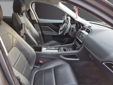 Jaguar f-pace 2.0 d - 180 ch  awd bva8 r-sport faible kilométrage garantie 12 mois occasion simplicicar charmes simplicicar...