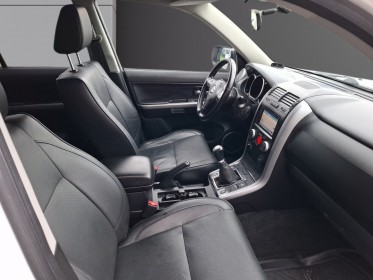 Suzuki grand vitara 129 luxe 4x4  attelage occasion simplicicar velay simplicicar simplicibike france