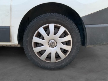 Nissan nv300 fourgon l1h1 2t8 1.6 dci 120 n-connecta - 3 places - rangements - dimension cabine arr  2,54 x 1,39 m -...