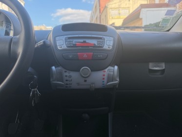 Toyota aygo 1.0 vvt-i 68 ch confort 5 portes bluetooth, climatisation, garantie 12 mois occasion simplicicar villejuif ...