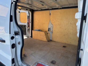 Renault trafic fourgon 1.6 dci 125ch confort 3 places - moteur a chaine - occasion simplicicar compiegne simplicicar...