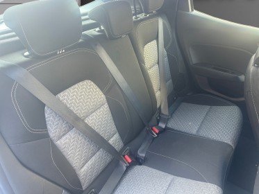 Renault clio v e-tech 140 - 21n limited, apple carplay, caméra de recul, garantie 12 mois. occasion simplicicar villejuif ...