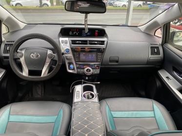 Toyota prius pro tss 136h skyview business occasion simplicicar livry gargan simplicicar simplicibike france