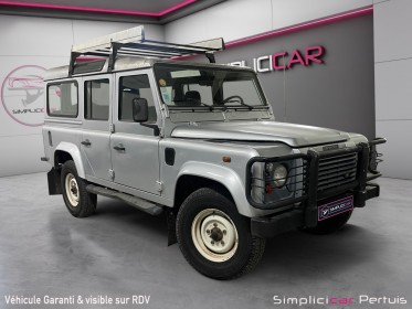 Land rover defender td5 2l5 station wagon 9 places // clim / attelage / marche pied / entretien a jour / vitres arrieres......