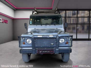 Land rover defender td5 2l5 station wagon 9 places // clim / attelage / marche pied / entretien a jour / vitres arrieres......