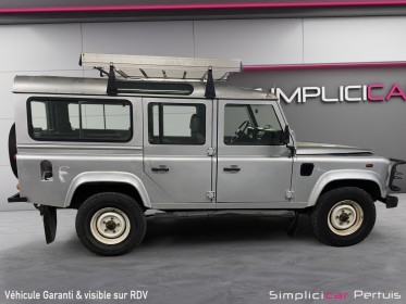 Land rover defender td5 2l5 station wagon 9 places // clim / attelage / marche pied / entretien a jour / vitres arrieres......
