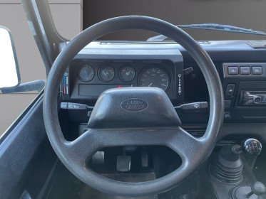 Land rover defender td5 2l5 station wagon 9 places // clim / attelage / marche pied / entretien a jour / vitres arrieres......