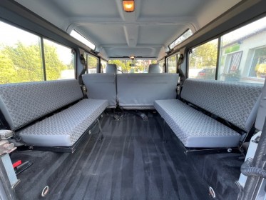 Land rover defender td5 2l5 station wagon 9 places // clim / attelage / marche pied / entretien a jour / vitres arrieres......