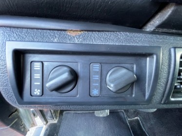 Land rover defender td5 2l5 station wagon 9 places // clim / attelage / marche pied / entretien a jour / vitres arrieres......