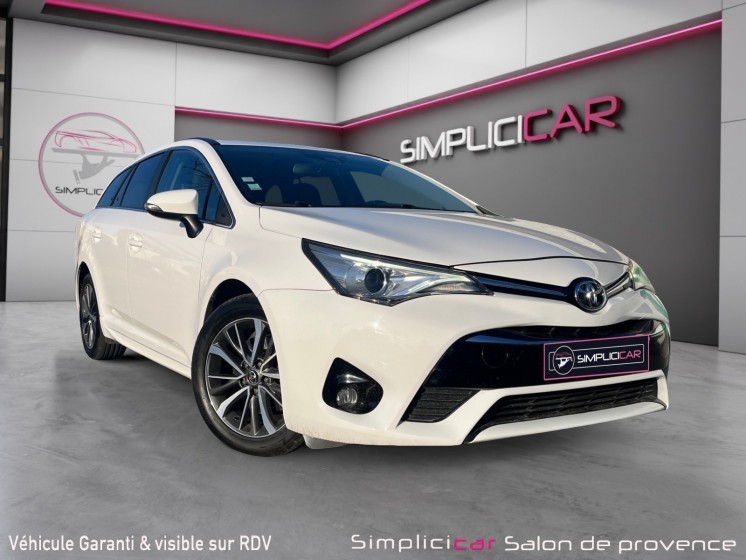 Toyota avensis touring sports 143 d-4d lounge/camera/sièges chauffants/démarrage/ouverture sans clefs/entretien à jour... Toyota avensis touring sports 143 d-4d lounge/camera/sièges chauffants/démarrage/ouverture sans clefs/entretien à jour...
