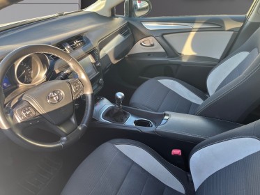 Toyota avensis touring sports 143 d-4d lounge/camera/sièges chauffants/démarrage/ouverture sans clefs/entretien à jour...