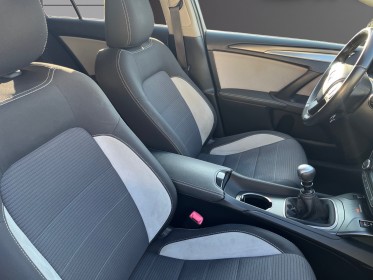 Toyota avensis touring sports 143 d-4d lounge/camera/sièges chauffants/démarrage/ouverture sans clefs/entretien à jour...
