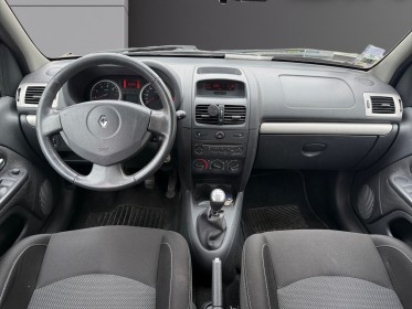 Renault clio campus 1.2 16v 75 ch / campus com / 1 ere main occasion champigny-sur-marne (94) simplicicar simplicibike france