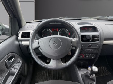 Renault clio campus 1.2 16v 75 ch / campus com / 1 ere main occasion champigny-sur-marne (94) simplicicar simplicibike france