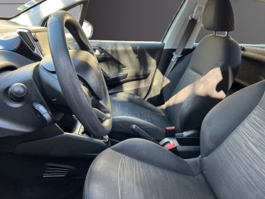 Peugeot 208 1.6 bluehdi 75ch bvm5 société occasion simplicicar lille  simplicicar simplicibike france