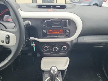 Renault twingo iii 1.0 sce 70 stop  start e6c limited //garantie 12 mois// occasion simplicicar lille  simplicicar...