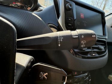Peugeot 2008 1.2 vti 82ch bvm5 style - avec dashcam occasion simplicicar lagny  simplicicar simplicibike france