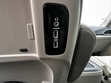Chrysler pacifica limited 3.6 v6 291ch limited garantie 12mois occasion simplicicar lagny  simplicicar simplicibike france