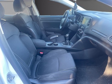 Renault megane iv berline business dci 95 business, distribution neuve occasion simplicicar pertuis  simplicicar simplicibike...