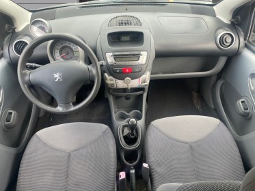Peugeot 107 1,0 12v 68 ch trendy clim révisé  garanti 12 mois occasion simplicicar royan simplicicar simplicibike france