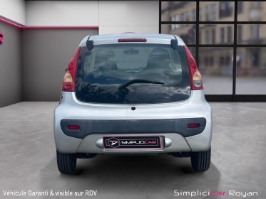 Peugeot 107 1,0 12v 68 ch trendy clim révisé  garanti 12 mois occasion simplicicar royan simplicicar simplicibike france