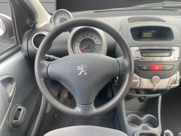 Peugeot 107 1,0 12v 68 ch trendy clim révisé  garanti 12 mois occasion simplicicar royan simplicicar simplicibike france