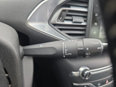 Peugeot 308 1.6 hdi 115ch. distri. moins de 40000kms - gps / clim. bi-zones / bluetooth / garantie 12 mois occasion avignon...