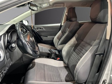 Toyota auris touring sports pro rc18 hybride pro 136h design business occasion simplicicar magny-en-vexin simplicicar...