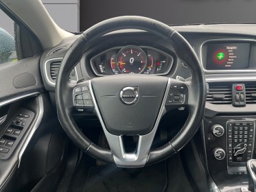 Volvo v40 d3 150 geartronic 6 inscription luxe garantie 12 mois occasion simplicicar brive la gaillarde  simplicicar...