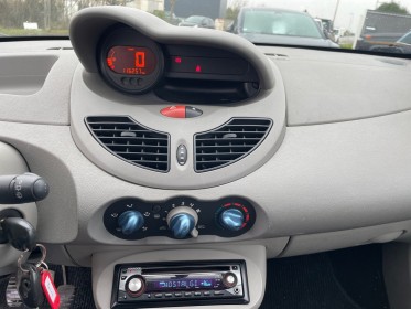 Renault twingo ii 1.2 16v 75 eco2 expression garantie 12 mois occasion simplicicar royan simplicicar simplicibike france
