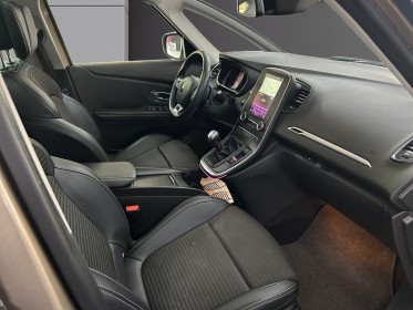 Renault grand scenic iv tce 130 intens 5pl / carplay / caméra / sièges chauffant / toit pano occasion simplicicar veauche...