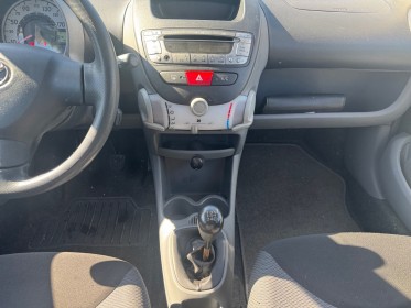 Toyota aygo confort vvt-i climatisation occasion simplicicar orgeval  simplicicar simplicibike france