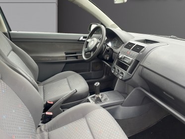 Volkswagen polo 1.2 - 65 trend / moteur a chaine / climatisation / bluetooth occasion simplicicar salon de provence...