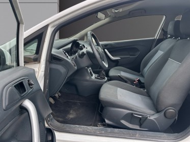 Ford fiesta 1.25 60 ch climatisation roue de secours garantie 12 mois occasion montpellier (34) simplicicar simplicibike france