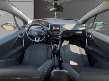 Peugeot 208 1.2 puretech 82ch bvm5 allure occasion avignon (84) simplicicar simplicibike france