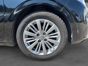 Peugeot 208 1.2 puretech 82ch bvm5 allure occasion avignon (84) simplicicar simplicibike france