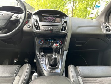 Ford focus st 2.0 250 cv - garantie 12 mois occasion  simplicicar nord isere simplicicar simplicibike france