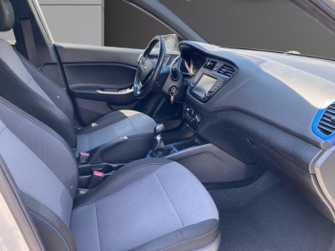 Hyundai i20 1.2 84 go! navi occasion simplicicar la ciotat simplicicar simplicibike france