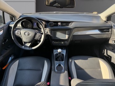 Toyota avensis touring sports pro 2.0 d-4d 143 ch executive occasion simplicicar lagny  simplicicar simplicibike france
