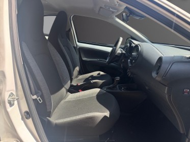 Toyota aygo x my23 1.0 vvt-i 72 s-cvt dynamic occasion cannes (06) simplicicar simplicibike france