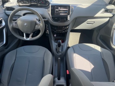 Peugeot 208 1.2 vti 82ch bvm5 allure, radar de recul, courroie changer, garantie 12 mois occasion simplicicar villejuif ...
