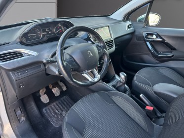 Peugeot 208 82ch ss allure - carplay - distribution neuve - radar ar - garantie 12 mois occasion simplicicar nimes - rb auto...