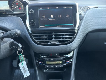 Peugeot 208 82ch ss allure - carplay - distribution neuve - radar ar - garantie 12 mois occasion simplicicar nimes - rb auto...