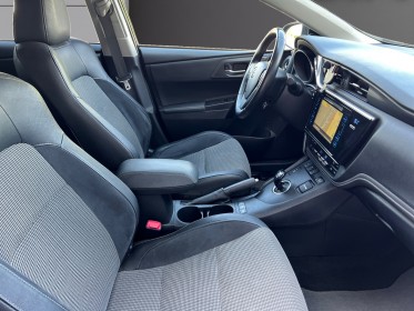 Toyota auris hybride 136h executive / garantie 12 mois occasion simplicicar mery-sur-oise simplicicar simplicibike france