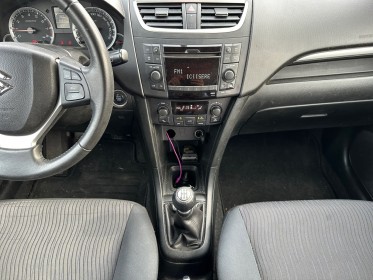 Suzuki swift iii 1.2 vvt glx. 4x4  // garantie 12 mois  // fiable et économique // fourni avec 4 jantes  pneus...