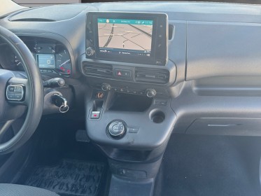Citroen berlingo taille m bluehdi 130 ss eat8 1er main entretient citroen gps camera carplay garantie 12 mois occasion...