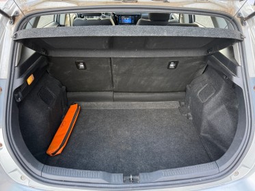 Toyota auris 90 d-4d active occasion simplicicar velay simplicicar simplicibike france