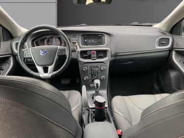 Volvo v40 cross country d2 120 momentum geartronic a occasion simplicicar rennes simplicicar simplicibike france
